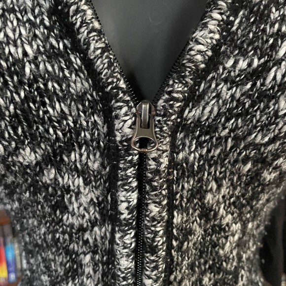 Comfy workout hoodie w/fuzzy hood (s) - Picture 4 of 7